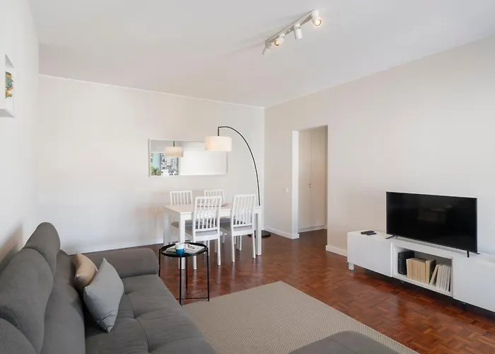 Jaime Moniz By An Island Apartament