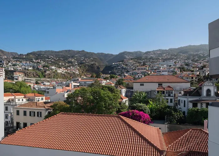 Jaime Moniz By An Island Apartament